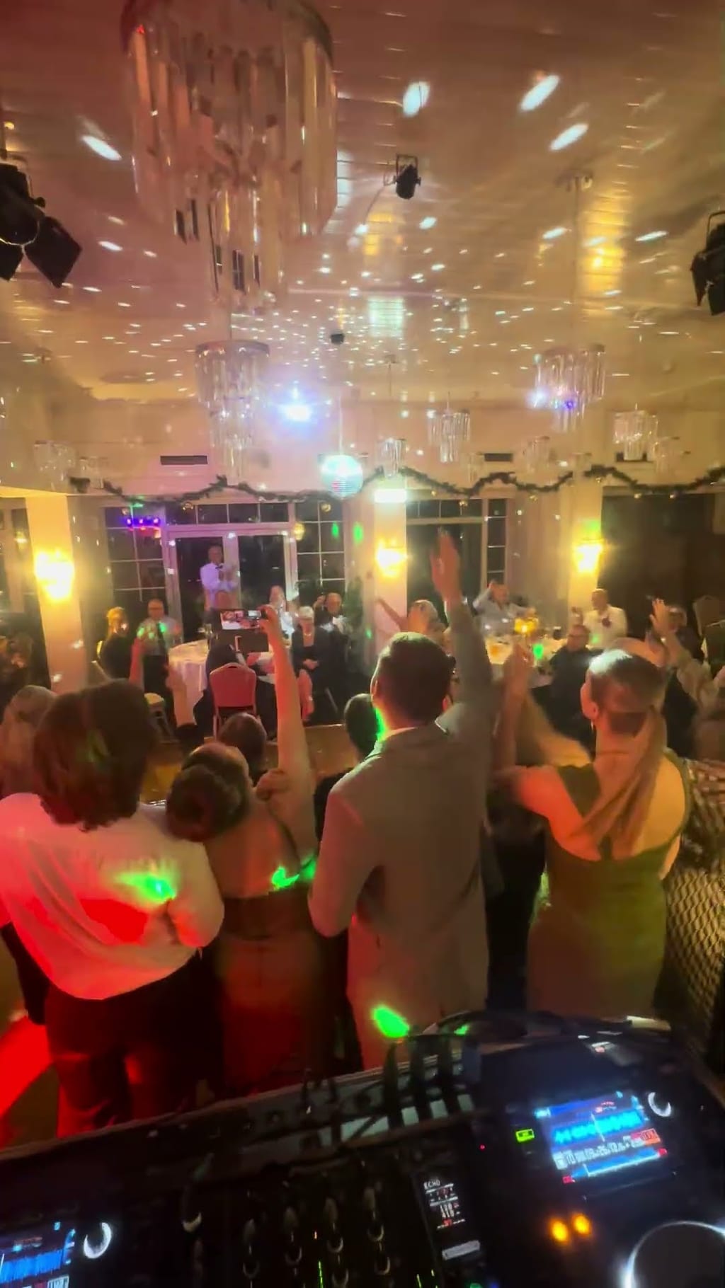 Videoklip fra bryllupsfest med NP Studio som DJ